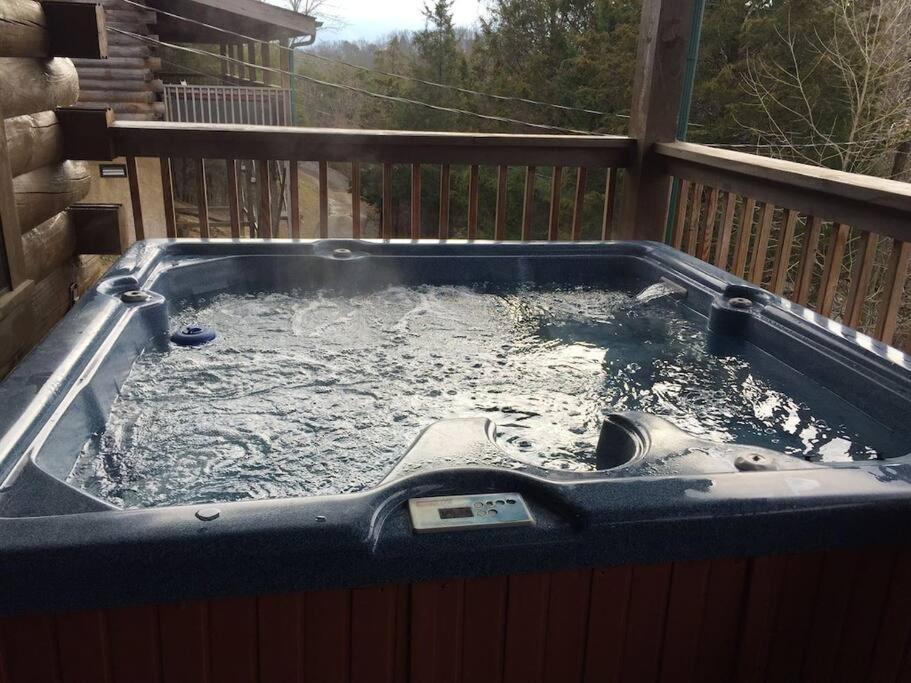 Peace By The Lake Sevierville Exterior foto